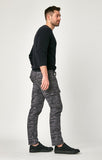 MARCUS SLIM STRAIGHT CARGO IN GREY CAMO - Mavi Jeans