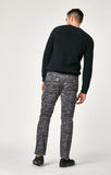 MARCUS SLIM STRAIGHT CARGO IN GREY CAMO - Mavi Jeans