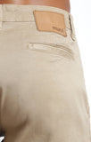 EDWARD CHINO IN SAND TWILL - Mavi Jeans