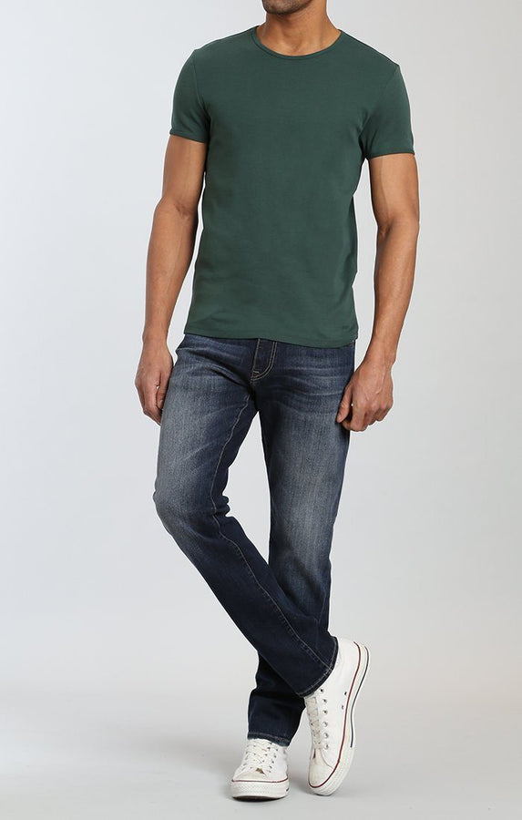 FITTED BASIC SHORT SLEEVE TEE IN DARK SPRUCE - Mavi Jeans