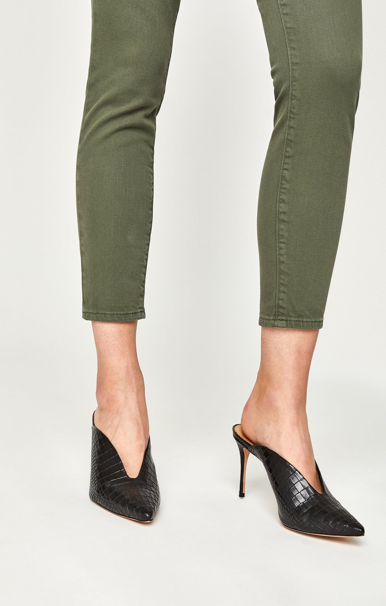 ADRIANA ANKLE SUPER SKINNY IN DUSKY GREEN TWILL - Mavi Jeans