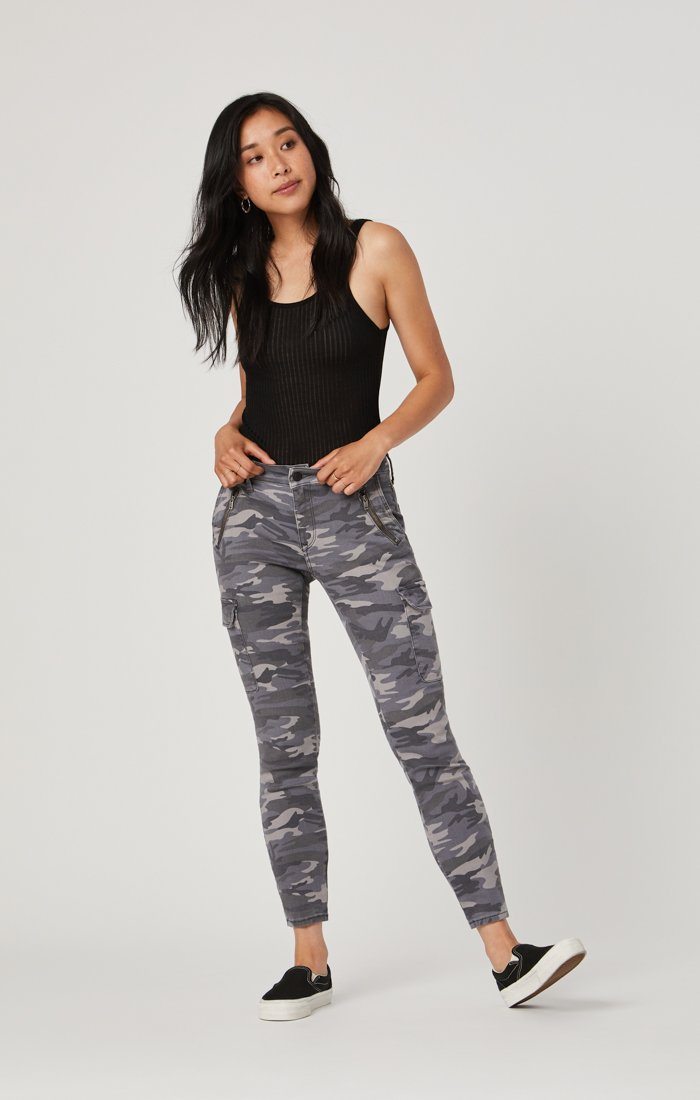 JULIETTE SKINNY CARGO IN GREY CAMO STR - Mavi Jeans