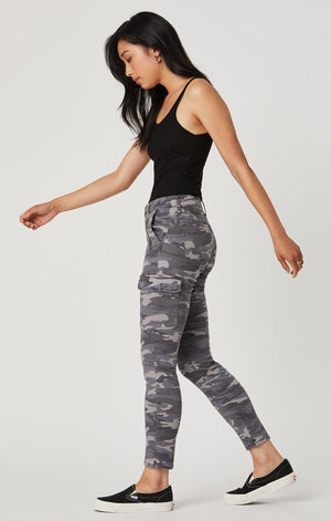 JULIETTE SKINNY CARGO IN GREY CAMO STR - Mavi Jeans