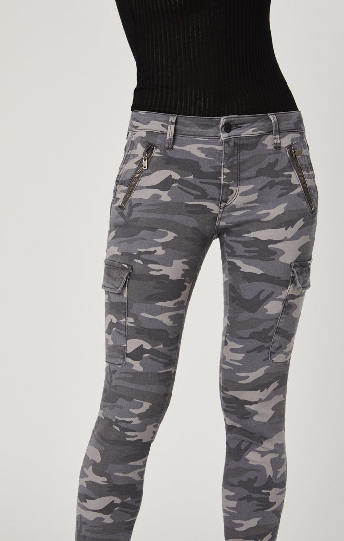 JULIETTE SKINNY CARGO IN GREY CAMO STR - Mavi Jeans