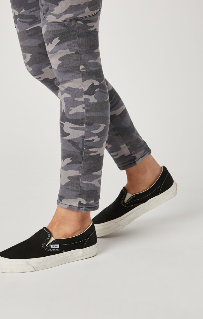 JULIETTE SKINNY CARGO IN GREY CAMO STR - Mavi Jeans