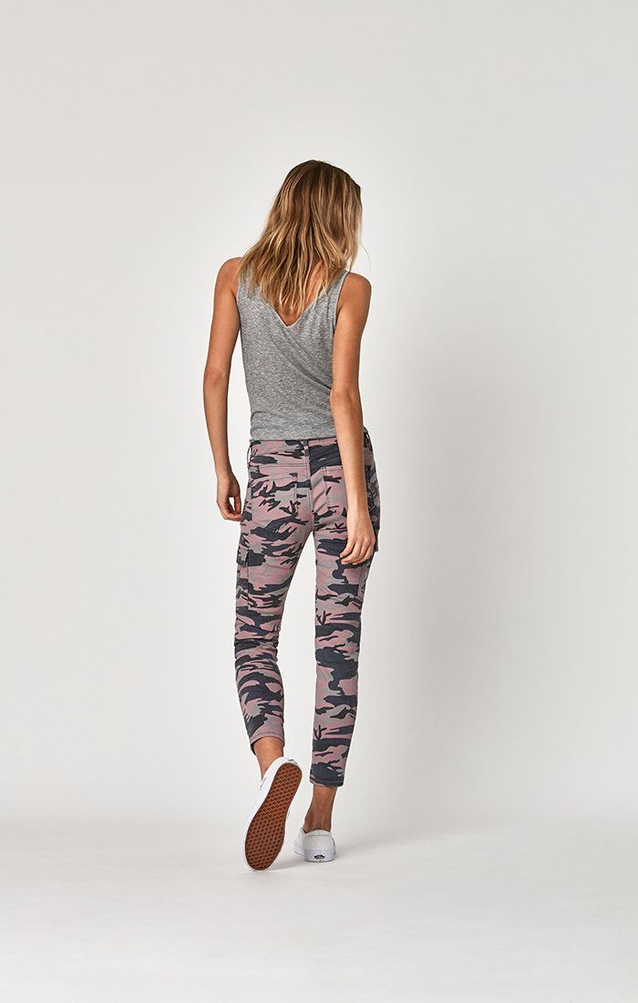 JULIETTE SKINNY CARGO IN PINK CAMO - Mavi Jeans