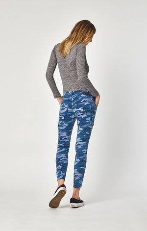 JULIETTE SKINNY CARGO IN BLUE CAMO - Mavi Jeans