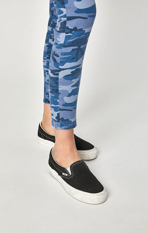 JULIETTE SKINNY CARGO IN BLUE CAMO - Mavi Jeans