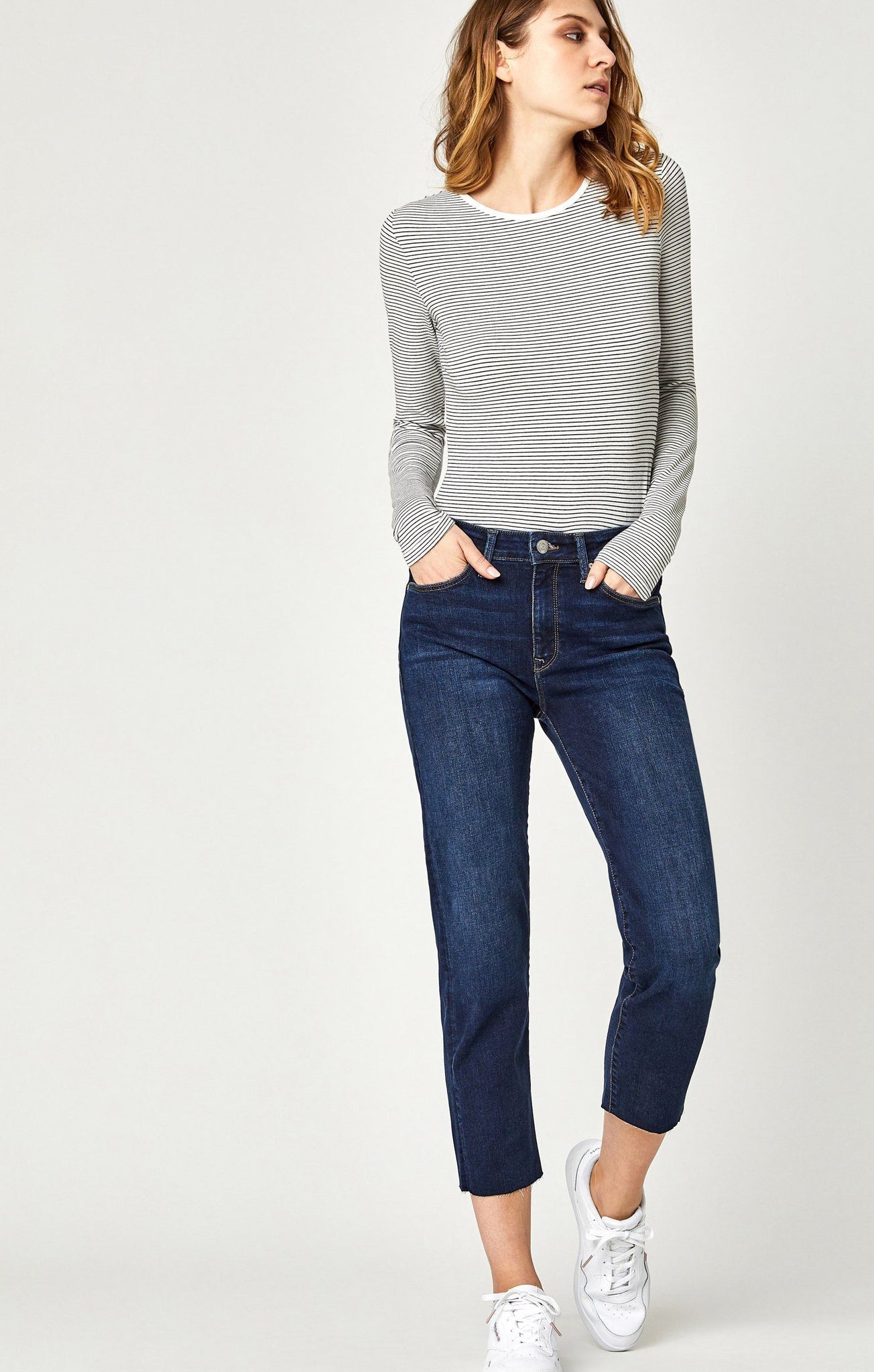 NIKI STRAIGHT CROP IN DEEP FRAYED TRIBECA - Mavi Jeans