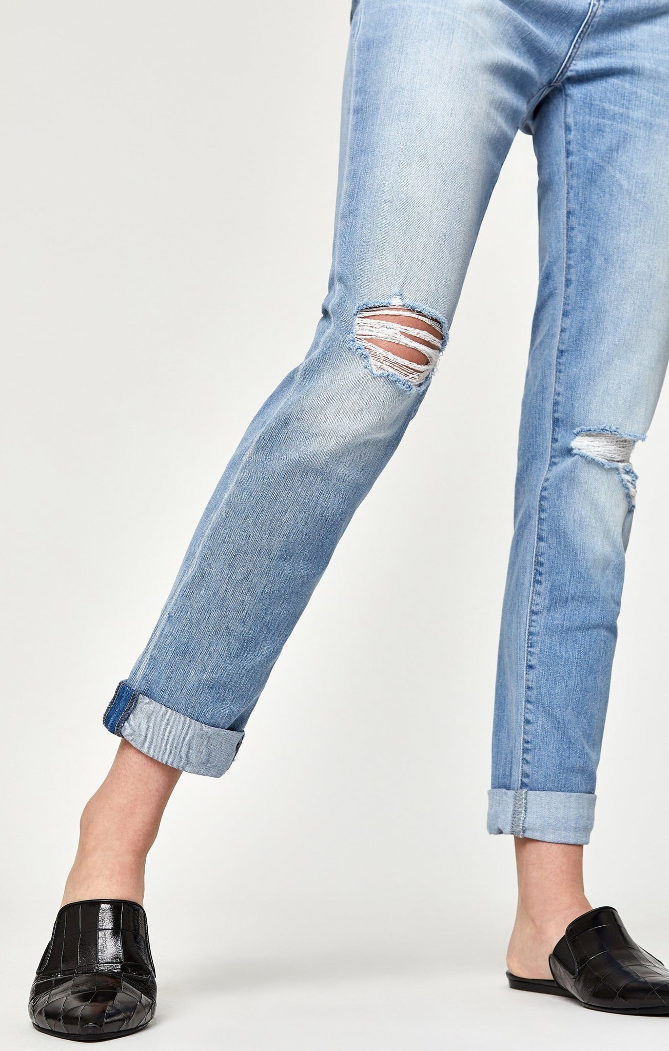 LEA HIGH RISE BOYFRIEND IN LT RIPPED VINTAGE - Mavi Jeans