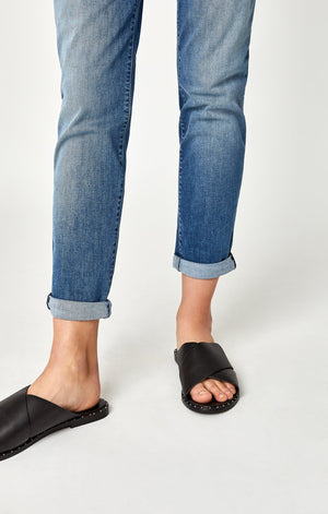 ADA BOYFRIEND IN INDIGO RIPPED NOLITA - Mavi Jeans