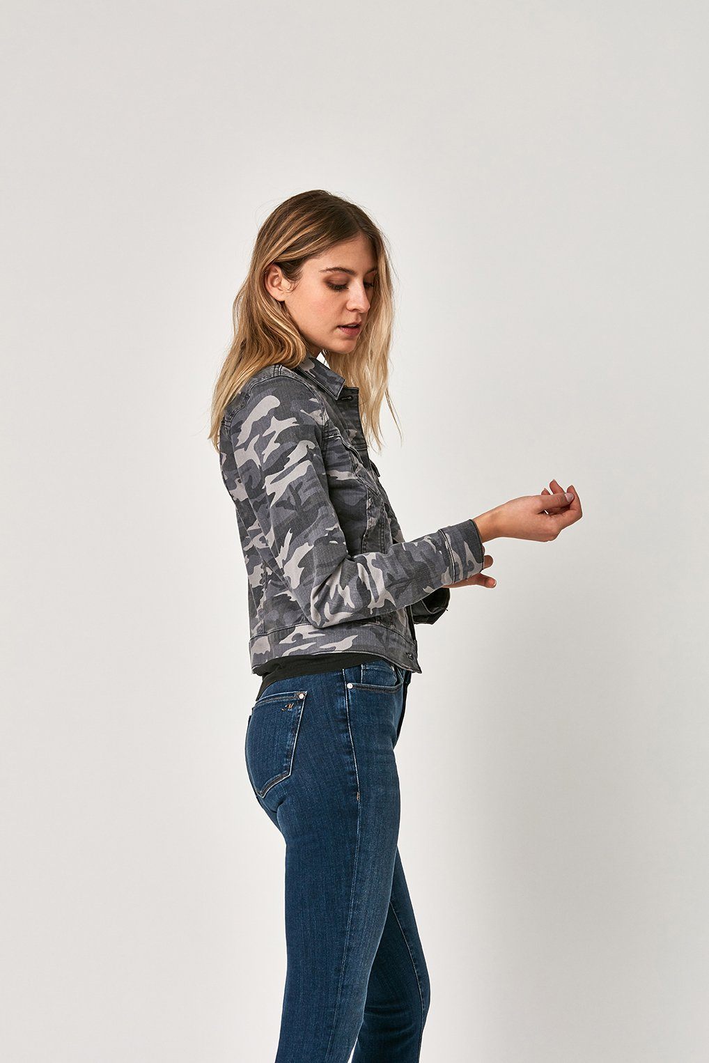 SAMANTHA JACKET IN GREY CAMO STR - Mavi Jeans