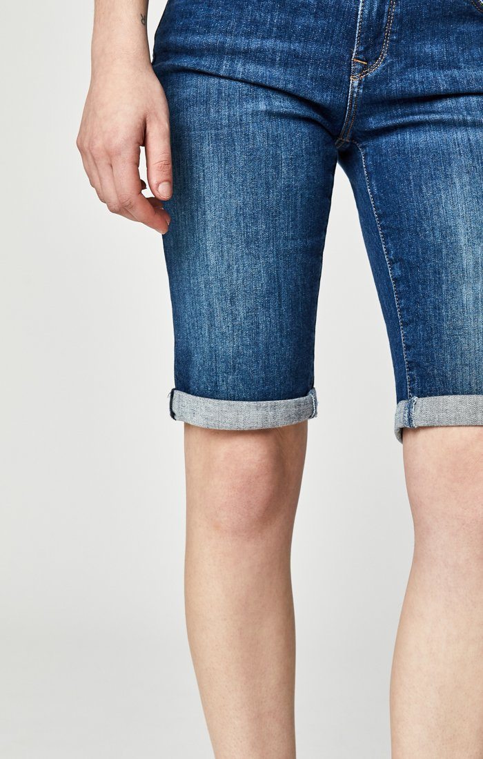 KARLY SHORTS IN INDIGO SHADED TRIBECA - Mavi Jeans