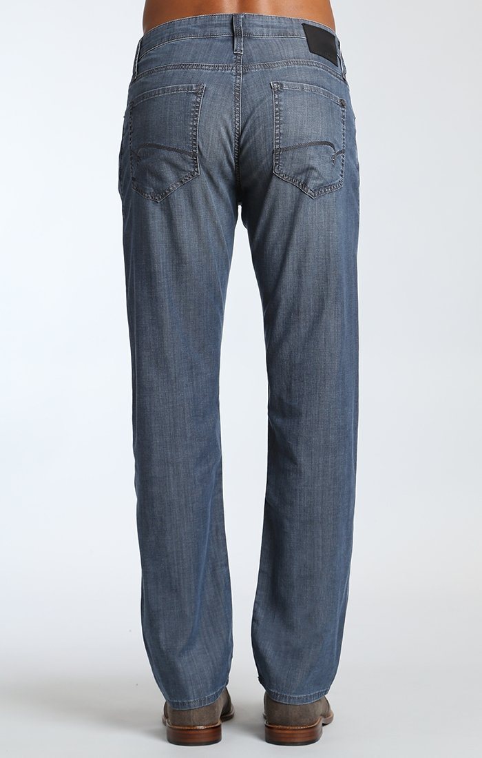 ZACH STRAIGHT LEG IN DARK CHAMBRAY - Mavi Jeans