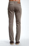 JOHNNY SLIM LEG CHINO IN DUSTY OLIVE TWILL - Mavi Jeans