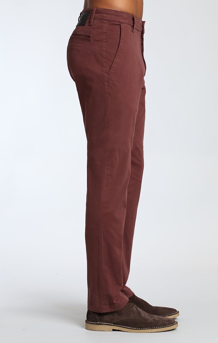 EDWARD CHINO IN BURGUNDY TWILL - Mavi Jeans