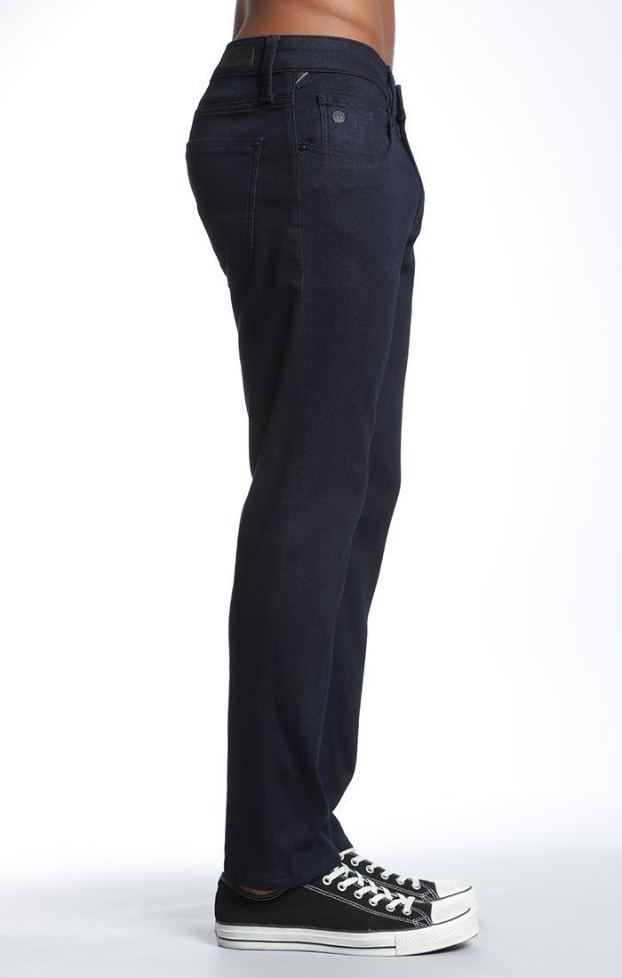 JAKE SLIM LEG IN RINSE ULTRA MOVE - Mavi Jeans