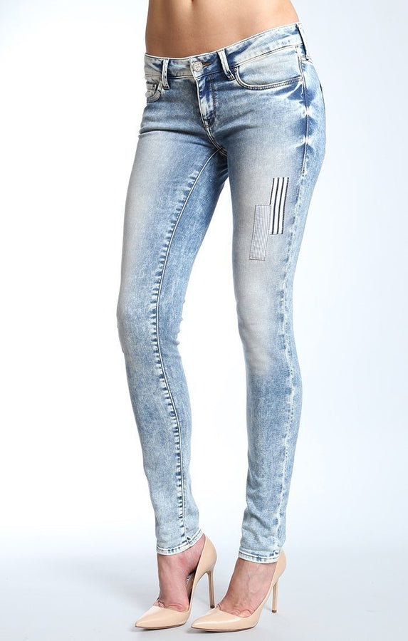 ALEXA JOGGER IN PATCH-OUT SPORTY - Mavi Jeans