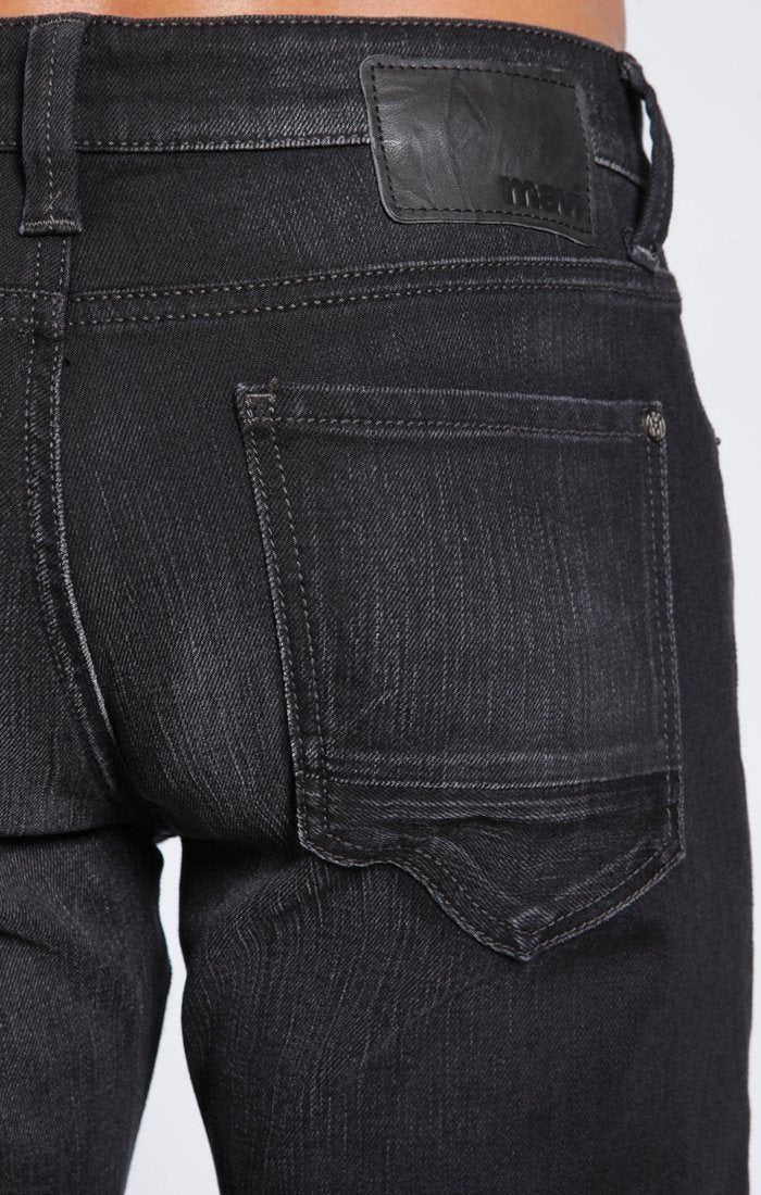 JAKE SLIM LEG IN BLACK BRUSHED ITALY - Mavi Jeans