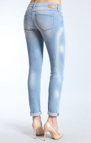 EMMA SLIM BOYFRIEND IN RIP AND REPAIR VINTAGE - Mavi Jeans