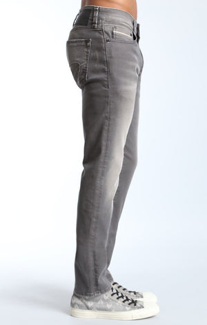 JAKE SLIM LEG IN USED BROWN WHITE EDGE - Mavi Jeans