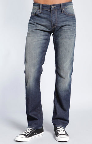 ZACH STRAIGHT LEG IN DARK SHADED YALETOWN - Mavi Jeans