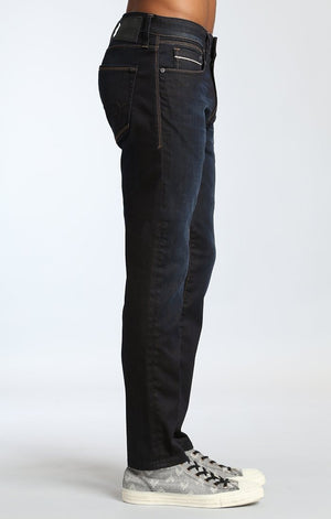 JAKE SLIM LEG IN DEEP EARTH WHITE EDGE - Mavi Jeans