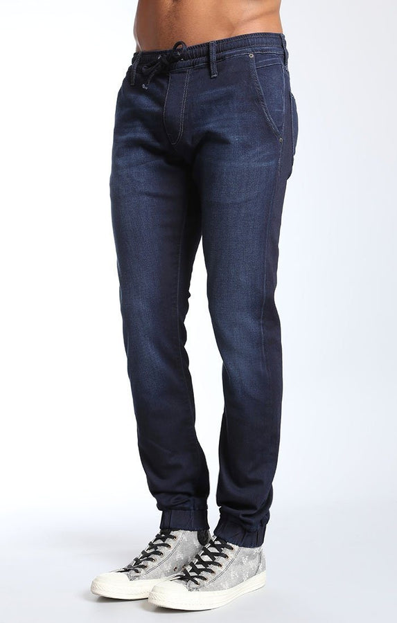 RYAN JOGGER IN RINSE BRUSHED SPORTY - Mavi Jeans