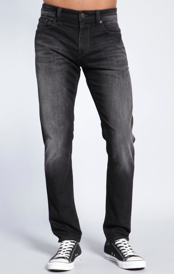 JAKE SLIM LEG IN BLACK BRUSHED ITALY - Mavi Jeans