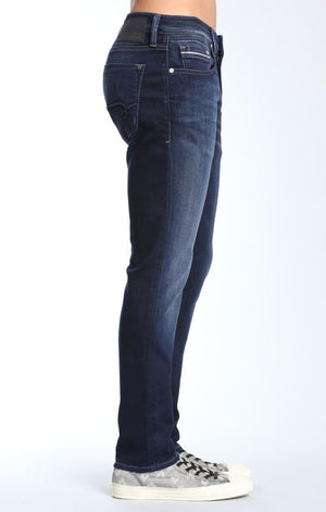 JAKE SLIM LEG IN DEEP ULTRA MOVE WHITE EDGE - Mavi Jeans