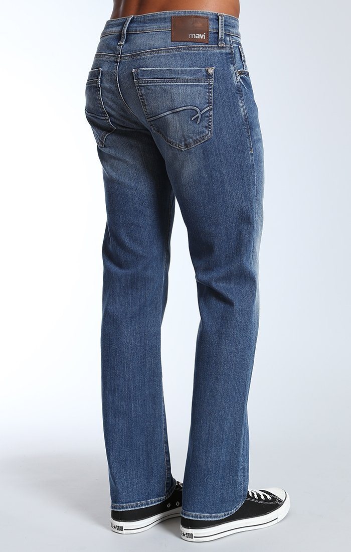 ZACH STRAIGHT LEG IN MID YALETOWN VINTAGE - Mavi Jeans