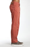 ZACH STRAIGHT LEG IN BRICK RED TWILL - Mavi Jeans