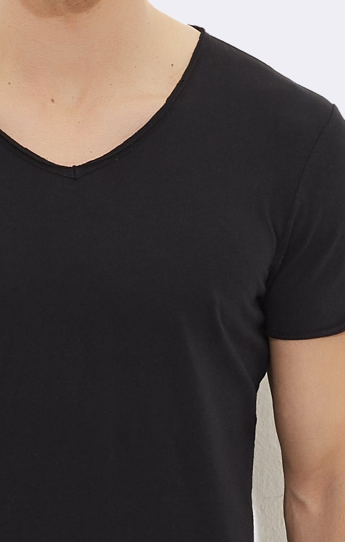 BASIC V-NECK TEE - BLACK - Mavi Jeans