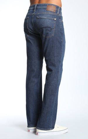 ZACH STRAIGHT LEG IN DARK COMFORT - Mavi Jeans