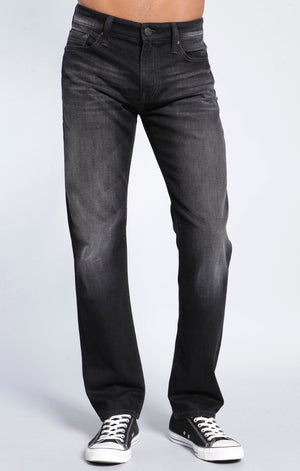 ZACH STRAIGHT LEG IN BLACK BRUSHED YALETOWN - Mavi Jeans