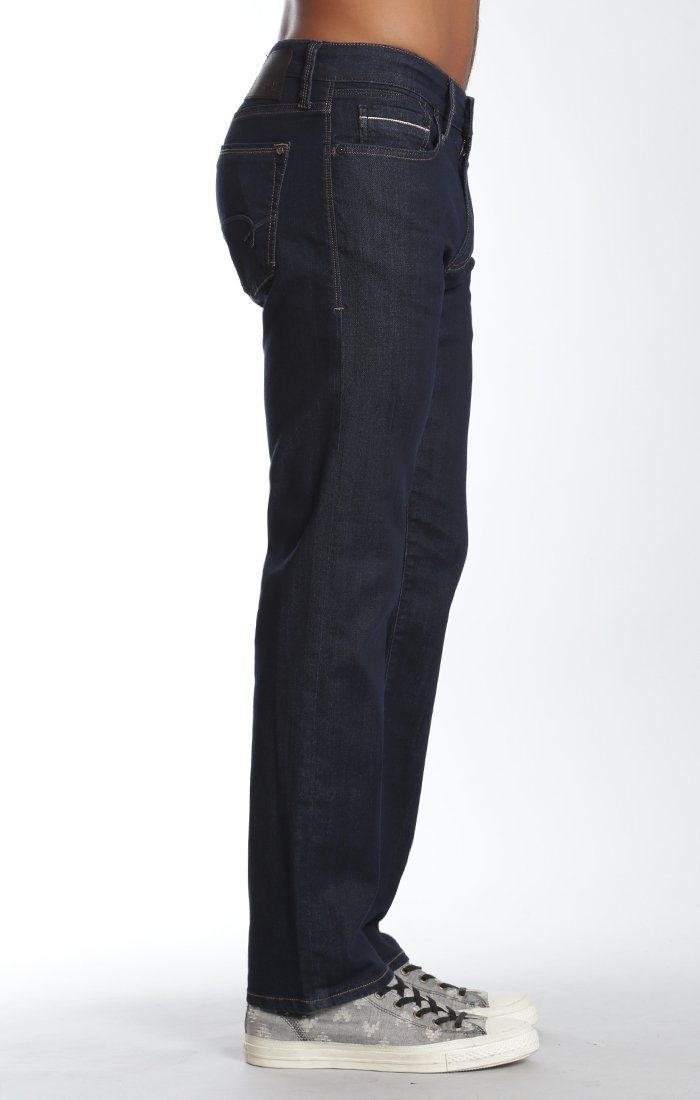 ZACH STRAIGHT LEG IN RINSE ULTRA MOVE WHITE EDGE - Mavi Jeans